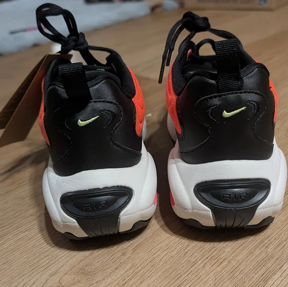 Nike Air Max Portal Women's sz 9 in Black, Volt & Hot Punch - Picture 11 of 15